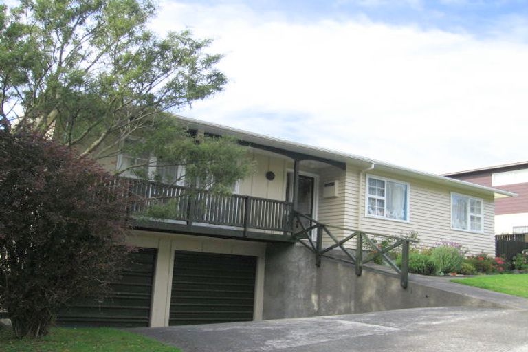 Photo of property in 21 Westhaven Drive, Tawa, Wellington, 5028