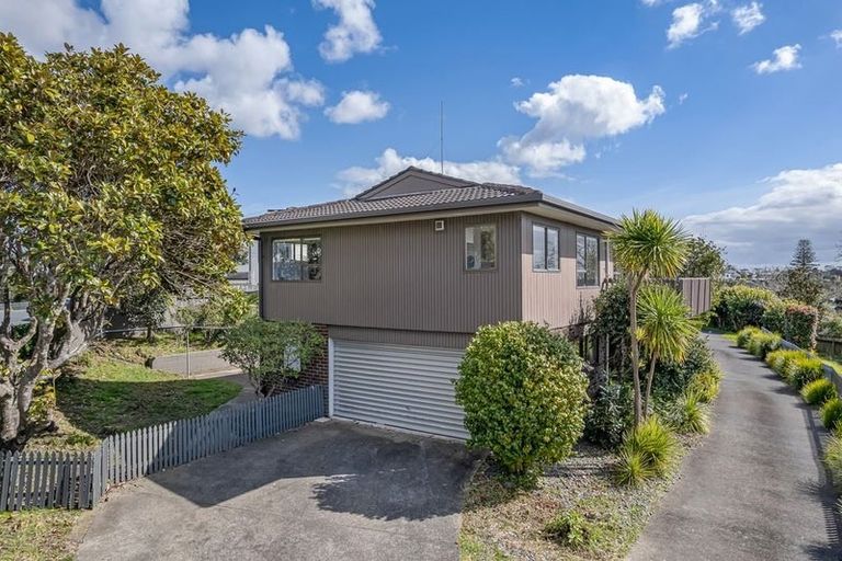Photo of property in 1/20 Castor Bay Road, Castor Bay, Auckland, 0620