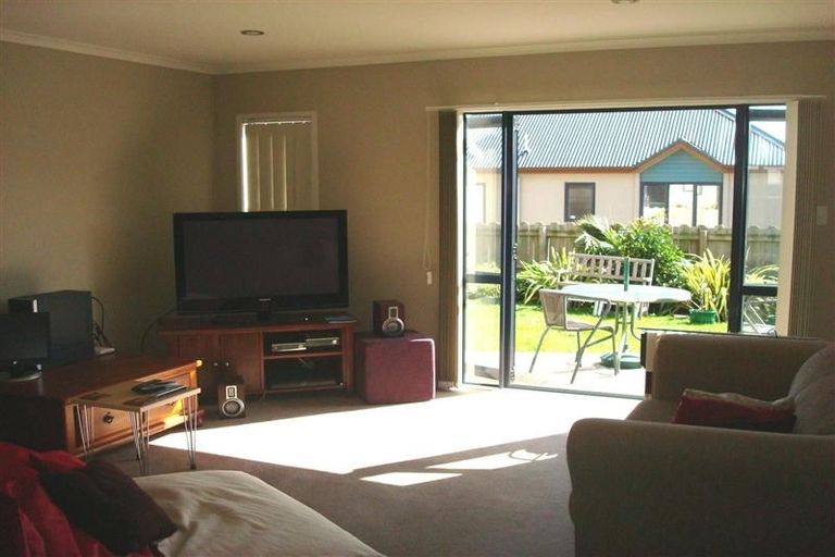 Photo of property in 3 Vicente Place, Oteha, Auckland, 0632