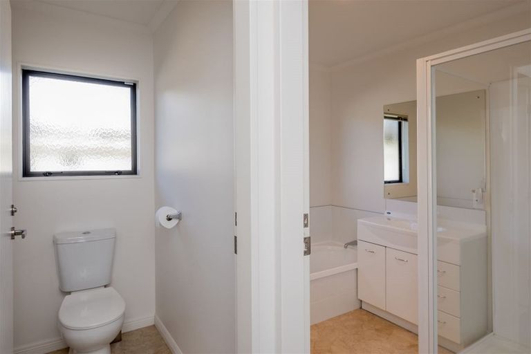 Photo of property in 2 Belle Maison Court, Levin, 5510