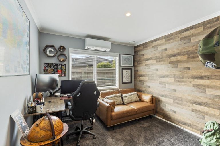 Photo of property in 5 Keene Drive, Bell Block, New Plymouth, 4312