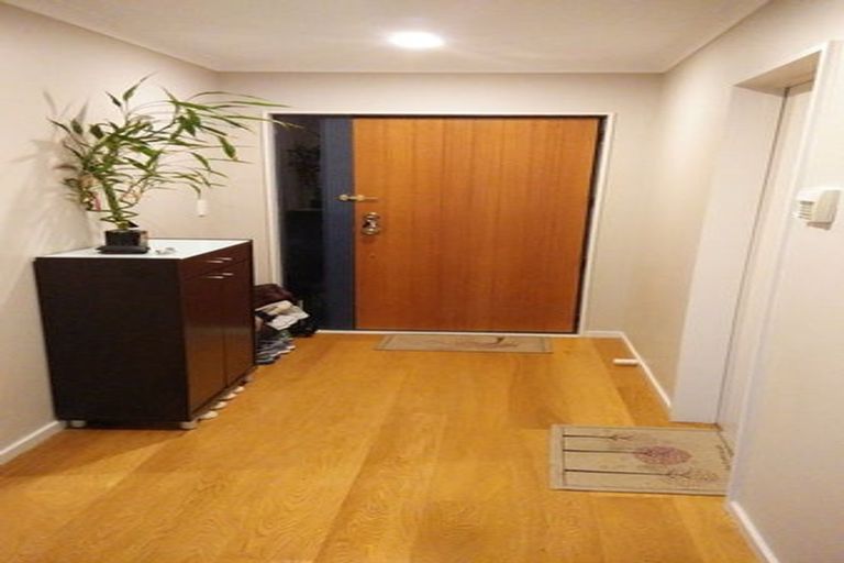 Photo of property in 28 Macnean Drive, East Tamaki Heights, Auckland, 2016