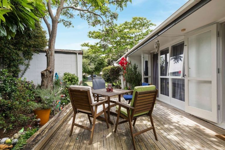 Photo of property in 22 Huia Street, Waiuku, 2123