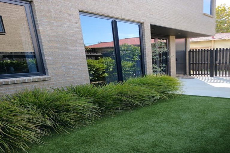 Photo of property in 2/20 Dickens Street, Addington, Christchurch, 8024