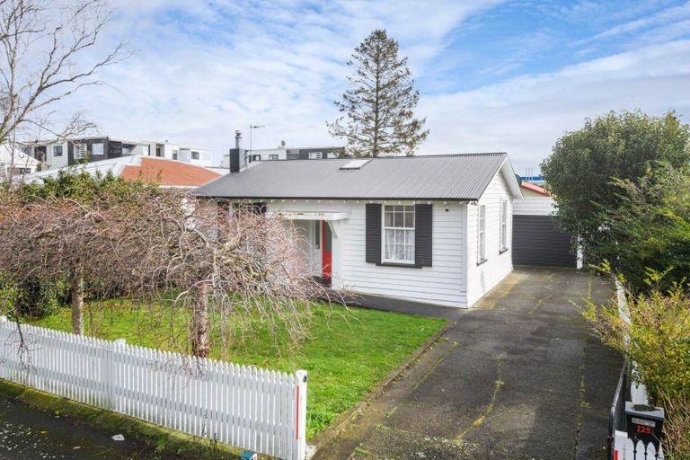 Photo of property in 129 Church Street, West End, Palmerston North, 4412