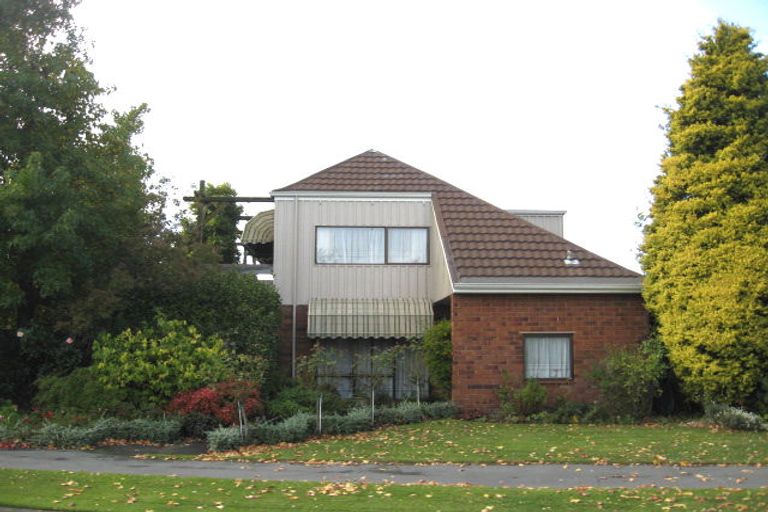 Photo of property in 2 Hanover Place, Ilam, Christchurch, 8041