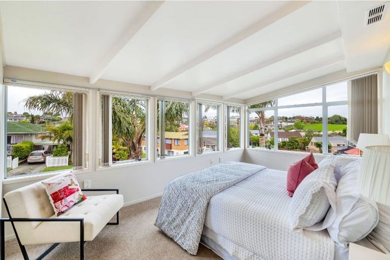 Photo of property in 34 Kirby Street, Glendene, Auckland, 0602