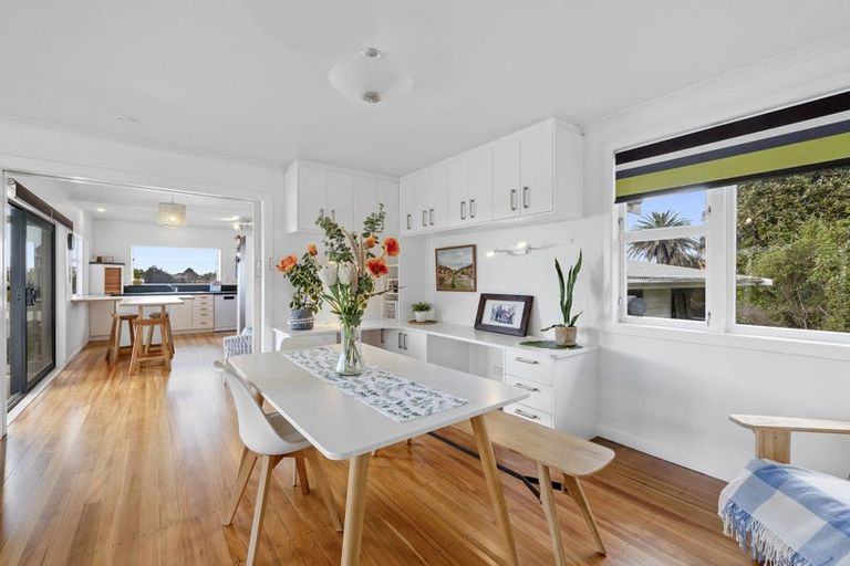 Photo of property in 18 Doralto Road, Frankleigh Park, New Plymouth, 4310