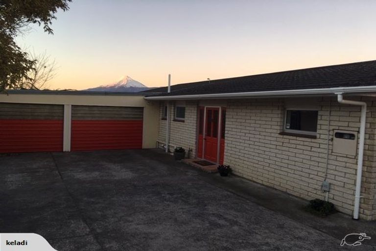 Photo of property in 28a Marchant Place, Westown, New Plymouth, 4310