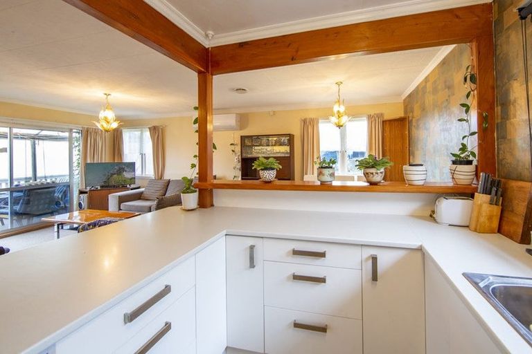 Photo of property in 26 View Street, Maungaturoto, 0520