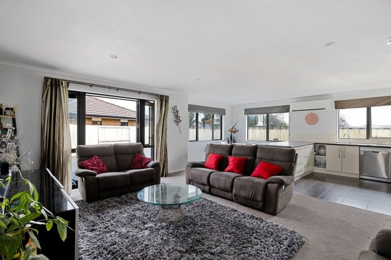 Photo of property in 52 Chesham Street, Rototuna North, Hamilton, 3210