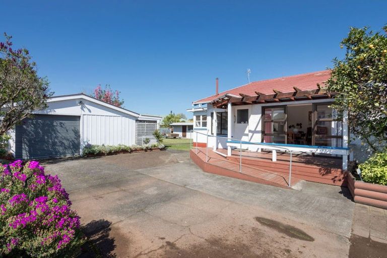 Photo of property in 16 Trafalgar Street, Dannevirke, 4930