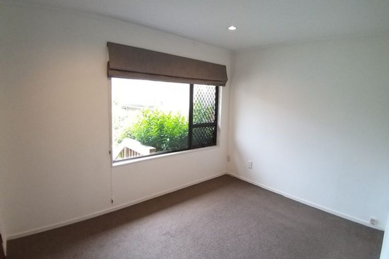 Photo of property in 1/30 Galloway Crescent, Farm Cove, Auckland, 2012