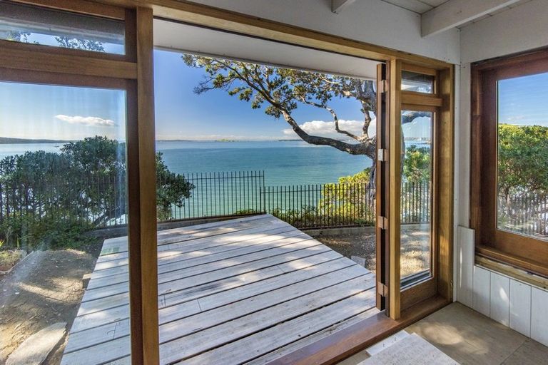 Photo of property in 84a Vauxhall Road, Narrow Neck, Auckland, 0624