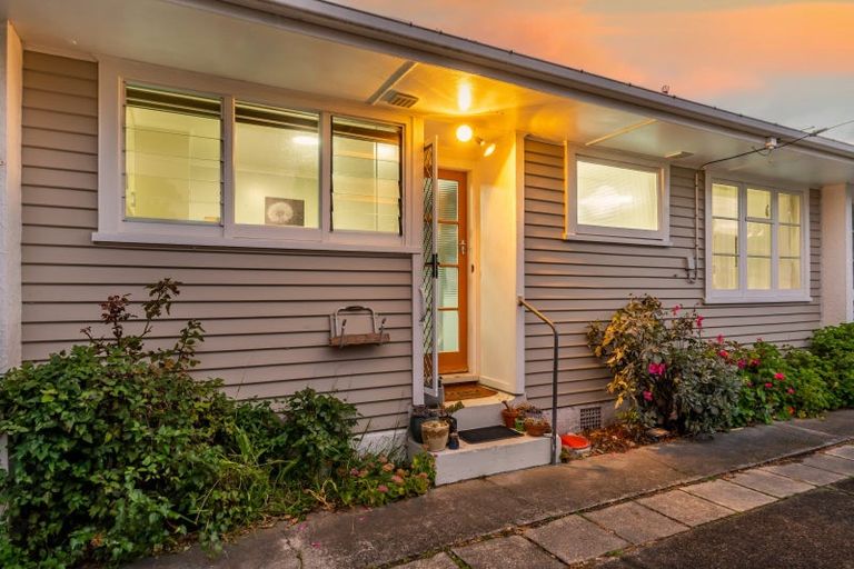 Photo of property in 4/6 Ruahine Street, Trentham, Upper Hutt, 5018