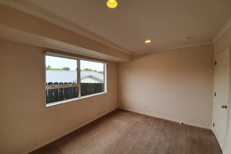 Photo of property in 16 Bella Villa Drive, Waiuku, 2123