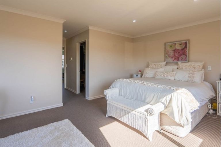 Photo of property in 11 Trusham Court, Paraparaumu, 5032