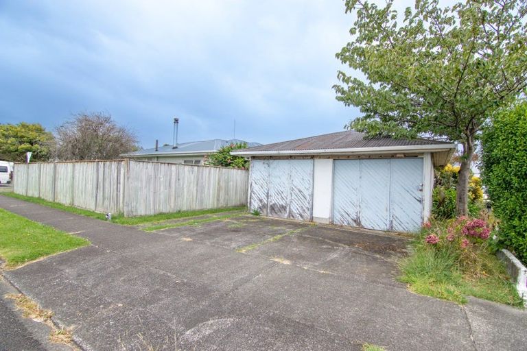 Photo of property in 41 Aberdeen Avenue, Takaro, Palmerston North, 4412