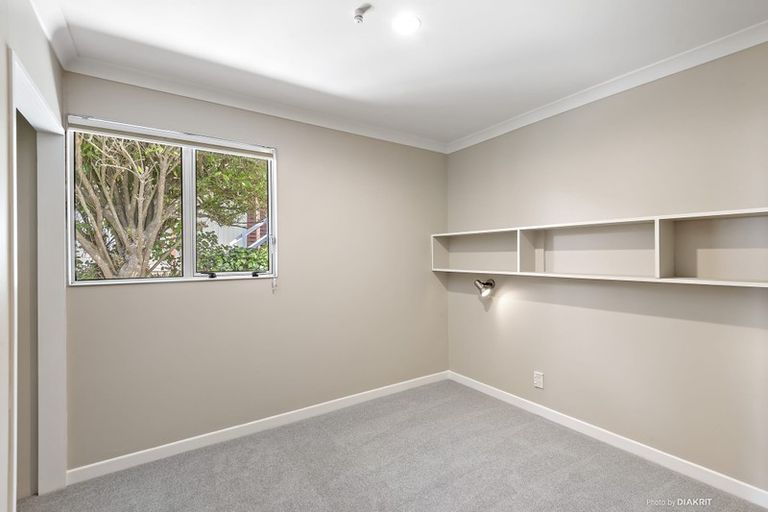 Photo of property in 25a Houghton Bay Road, Houghton Bay, Wellington, 6023