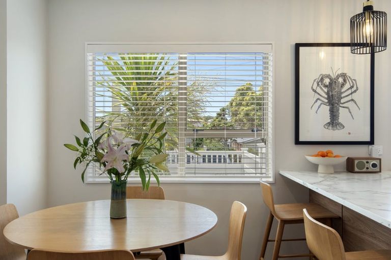 Photo of property in 2/26 Corunna Road, Milford, Auckland, 0620