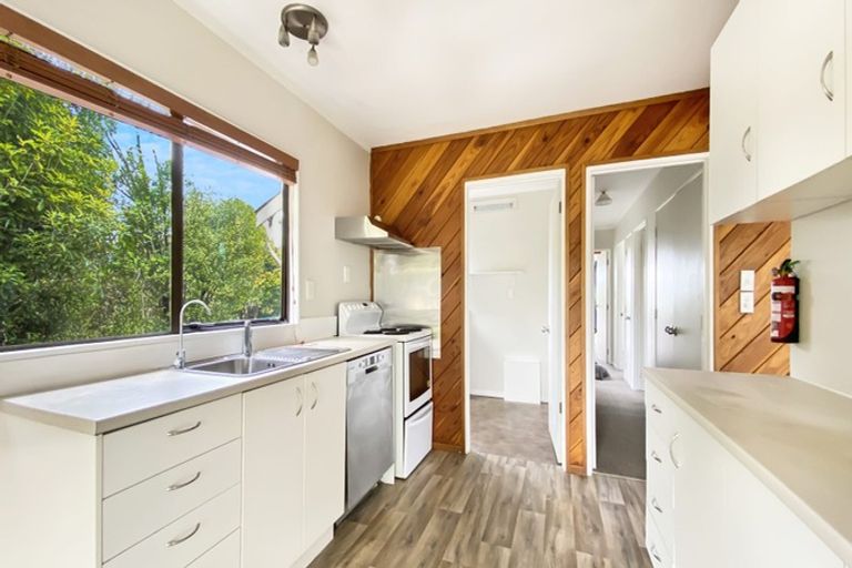 Photo of property in 1/23 Flaunty Place, West Harbour, Auckland, 0618