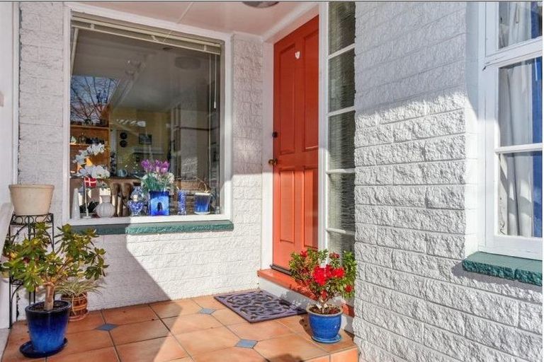 Photo of property in 1/9a Straven Road, Riccarton, Christchurch, 8011