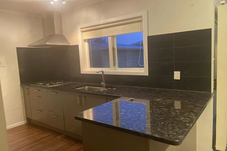 Photo of property in 1/11 Strid Road, Te Atatu South, Auckland, 0610