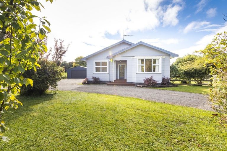 Photo of property in 2079 Kimbolton Road, Kiwitea, Feilding, 4777