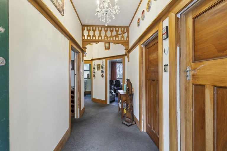 Photo of property in 80 Apu Crescent, Lyall Bay, Wellington, 6022