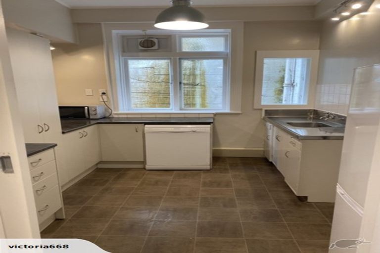 Photo of property in 84a Salamanca Road, Kelburn, Wellington, 6012