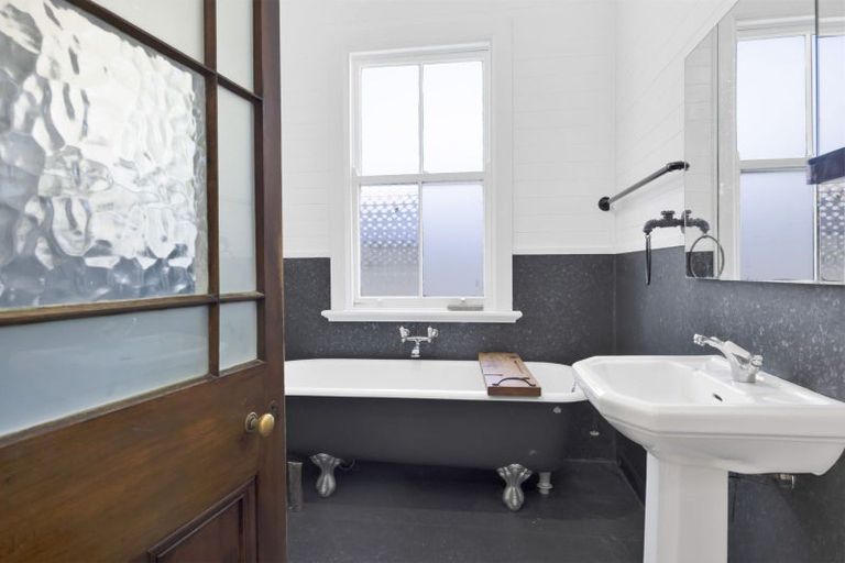 Photo of property in 64 Stanners Street, Eltham, 4322