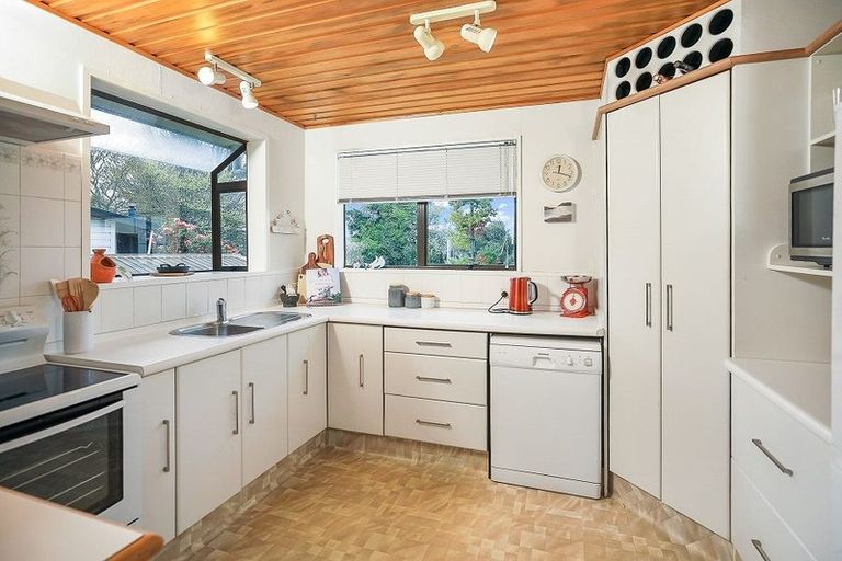 Photo of property in 46 Kowhai Street, Hamilton Lake, Hamilton, 3204