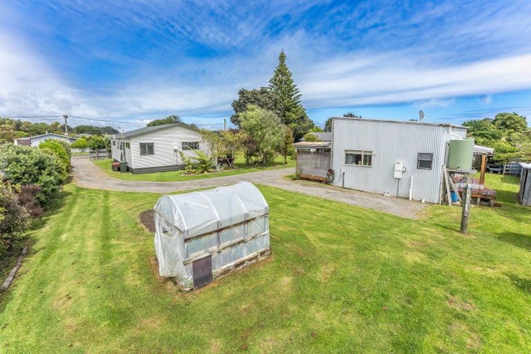 Photo of property in 22 Kiharoa Street, Otaki Beach, Otaki, 5512