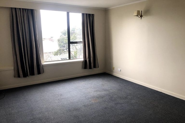 Photo of property in Hobson Court Flats, 38/70 Hobson Street, Thorndon, Wellington, 6011