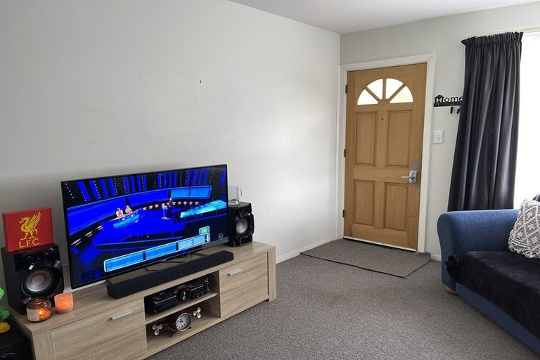 Photo of property in 2/5 Pitt Place, St Albans, Christchurch, 8014