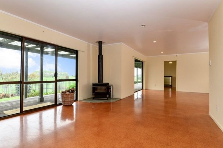 Photo of property in 8 Windleborn Road, Ngahinapouri, Hamilton, 3290