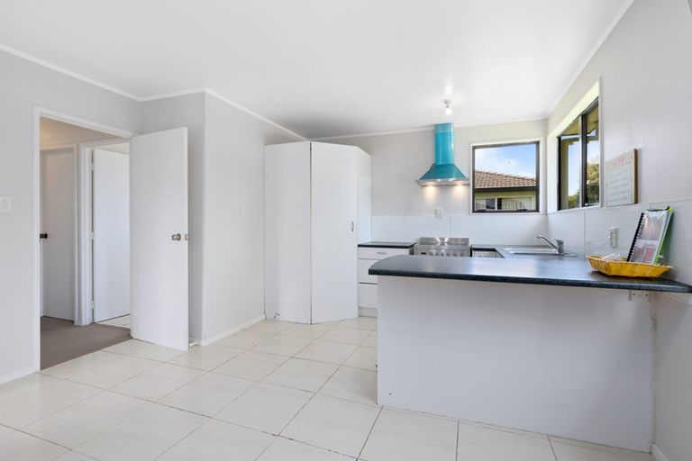 Photo of property in 2/5 Ebenezer Way, Clendon Park, Auckland, 2103