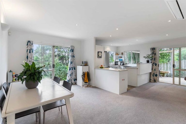 Photo of property in 9 Owl Court, Unsworth Heights, Auckland, 0632