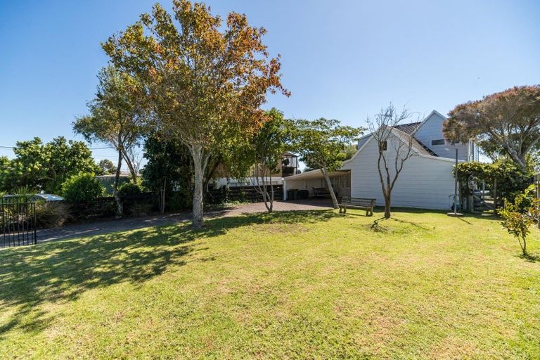 Photo of property in 802 Whangaparaoa Road, Manly, Whangaparaoa, 0930