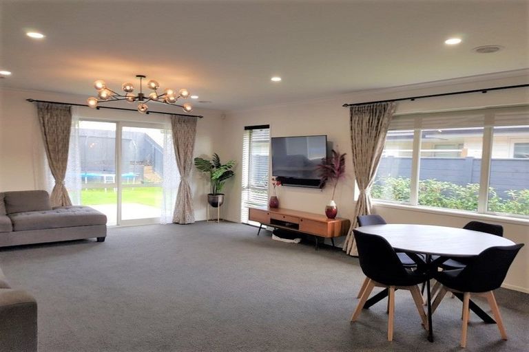 Photo of property in 10 Shearwater Lane, Whitby, Porirua, 5024