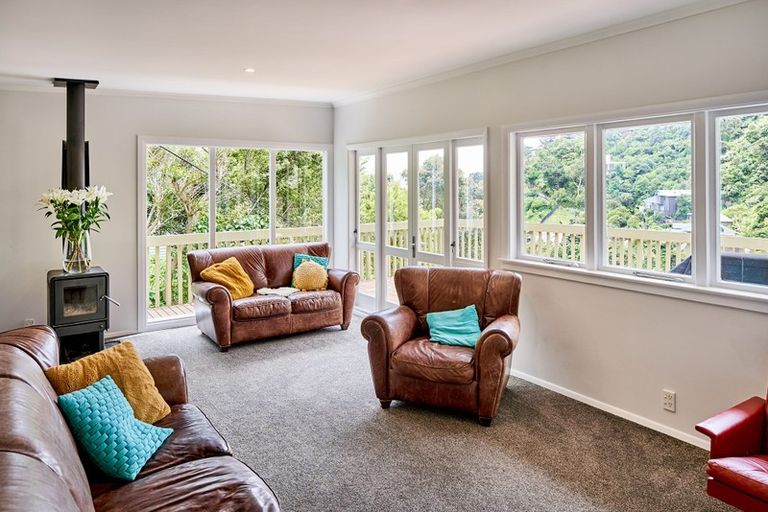 Photo of property in 40 Rona Street, Eastbourne, Lower Hutt, 5013