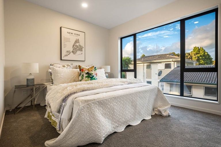 Photo of property in 57d Edmonton Road, Henderson, Auckland, 0612