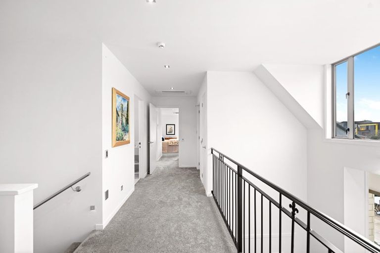 Photo of property in 4 Le Quesnoy Place, Cambridge, 3434