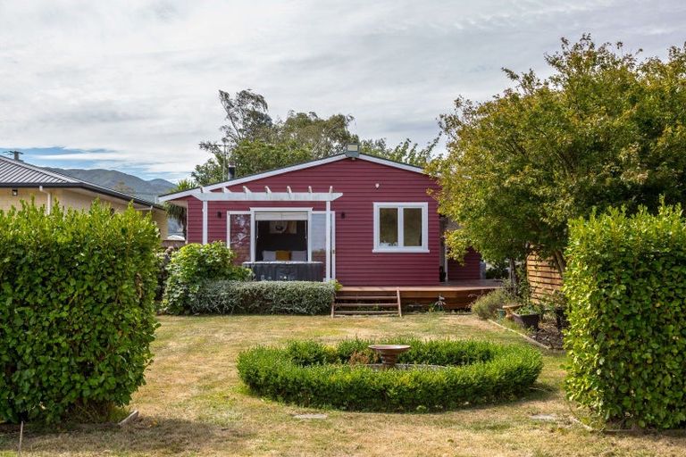 Photo of property in 144 Fitzherbert Street, Featherston, 5710