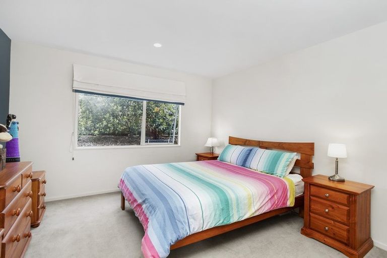 Photo of property in 2/164 Aberdeen Road, Campbells Bay, Auckland, 0620