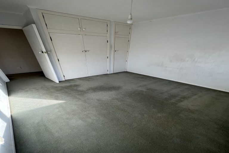 Photo of property in 17a Gulf Crest, Bucklands Beach, Auckland, 2012