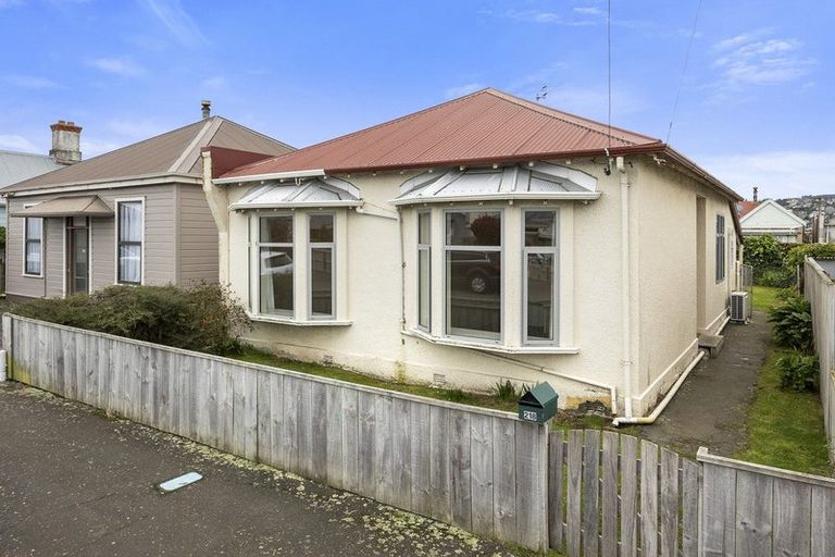 Photo of property in 218 Oxford Street, South Dunedin, Dunedin, 9012