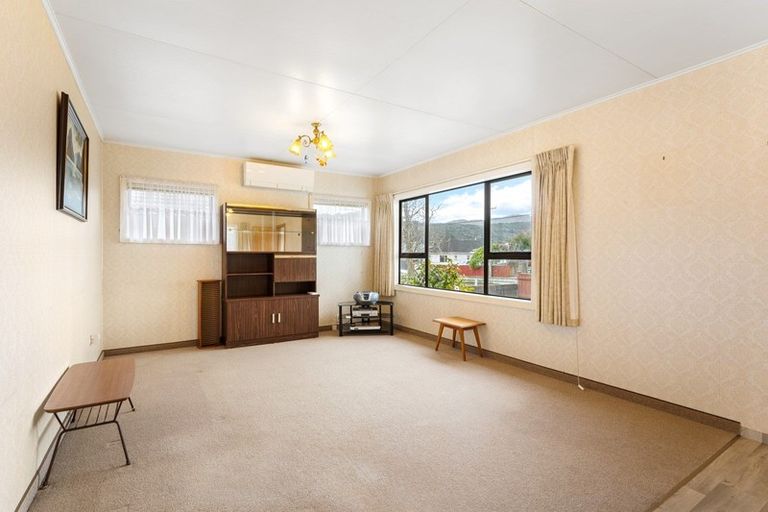 Photo of property in 5 Ashforth Street, Wainuiomata, Lower Hutt, 5014