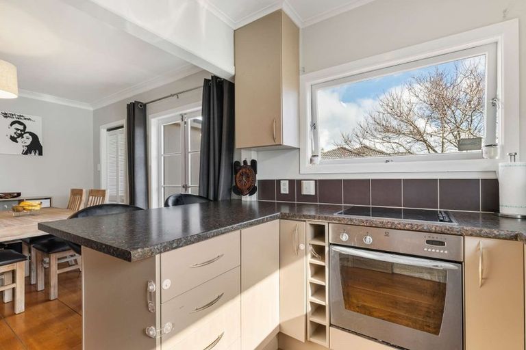 Photo of property in 20 Grove Road, Papakura, 2110