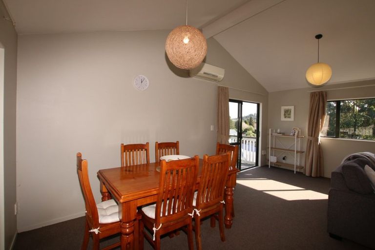 Photo of property in 2/29 Beaudine Avenue, Glenfield, Auckland, 0629